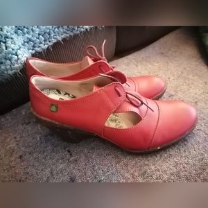 Beautiful El Naturalista leather shoes size 38